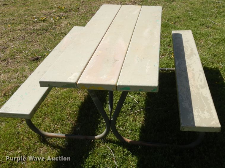 image for item IP9233 (7) picnic tables