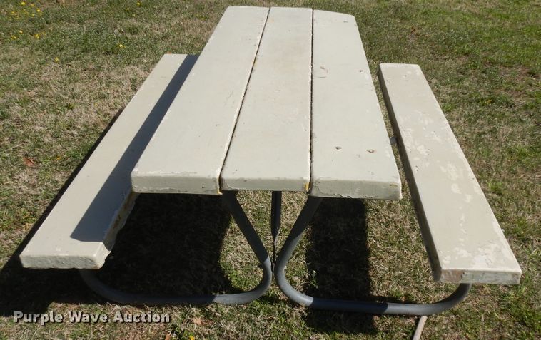 image for item IP9233 (7) picnic tables