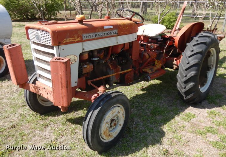 image for item IP9235 1959 International 340  tractor