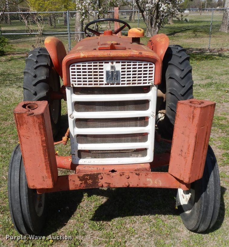 image for item IP9235 1959 International 340  tractor