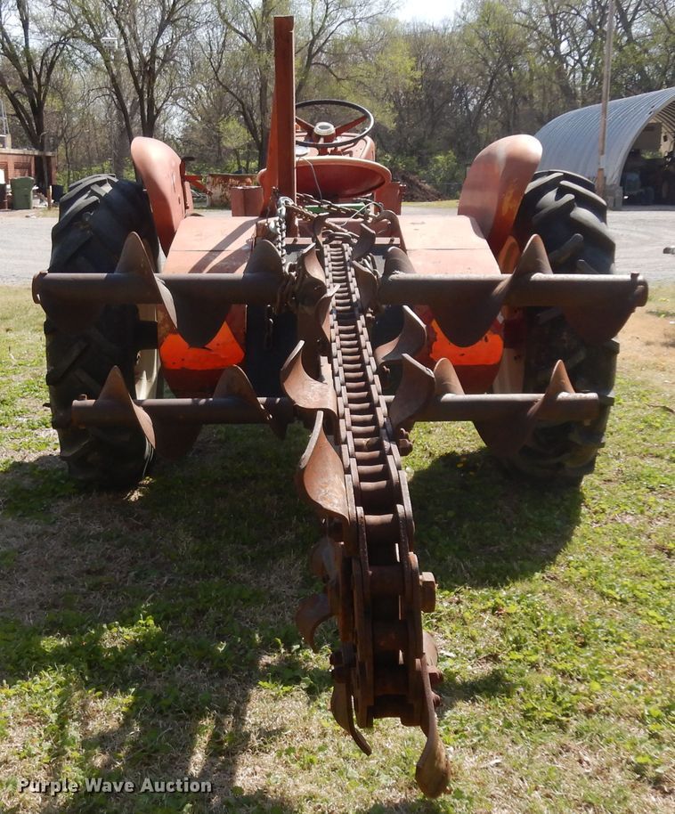 image for item IP9235 1959 International 340  tractor