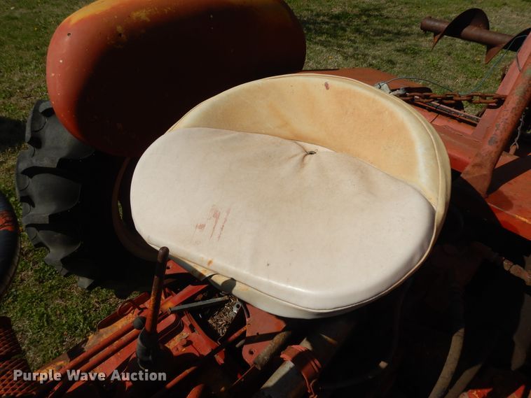 image for item IP9235 1959 International 340  tractor