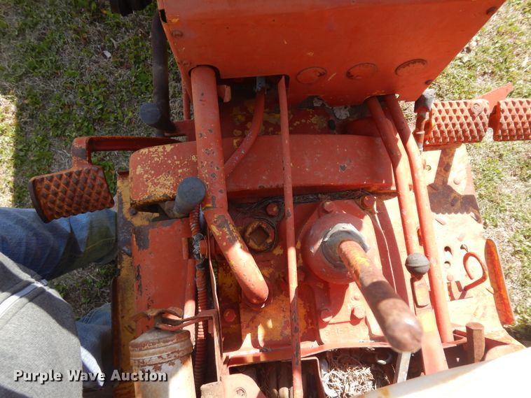 image for item IP9235 1959 International 340  tractor
