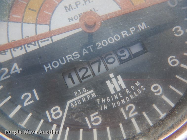 image for item IP9235 1959 International 340  tractor