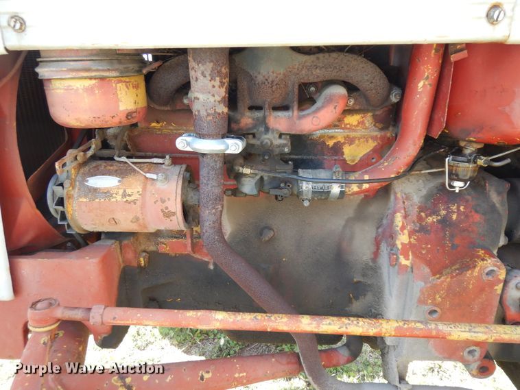 image for item IP9235 1959 International 340  tractor