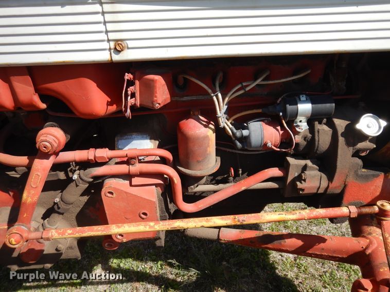 image for item IP9235 1959 International 340  tractor