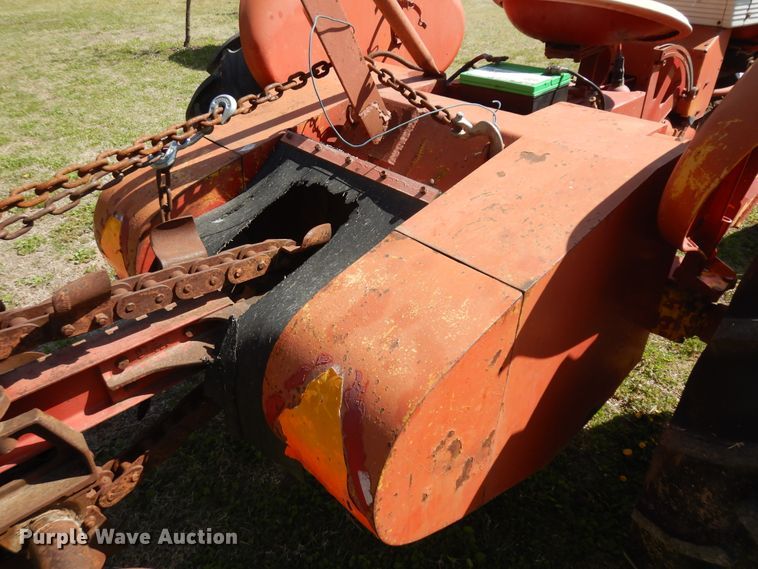 image for item IP9235 1959 International 340  tractor