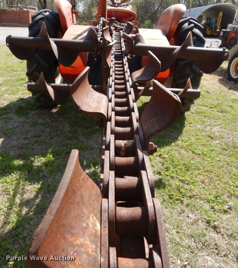 image for item IP9235 1959 International 340  tractor