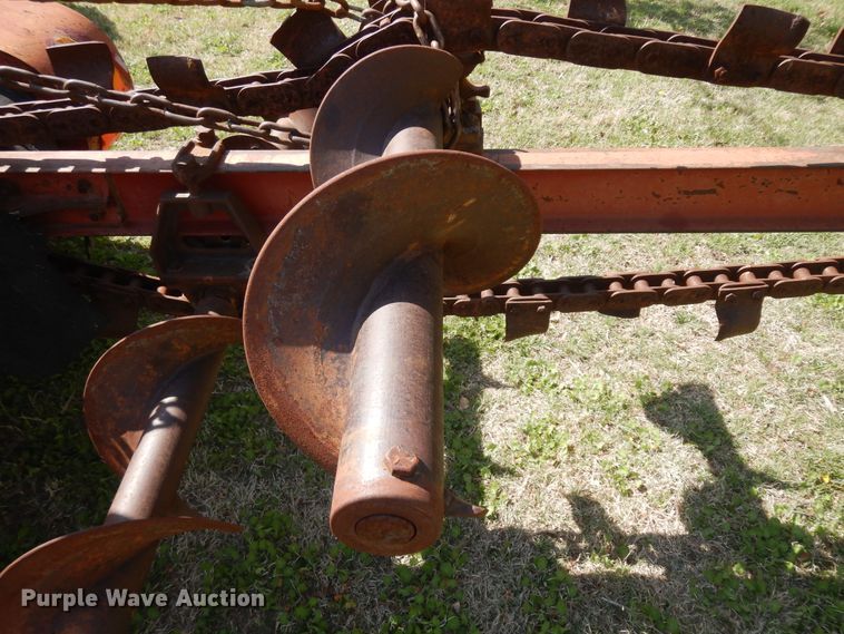 image for item IP9235 1959 International 340  tractor