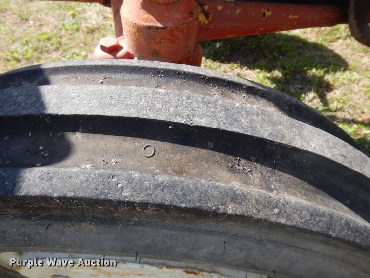 image for item IP9235 1959 International 340  tractor