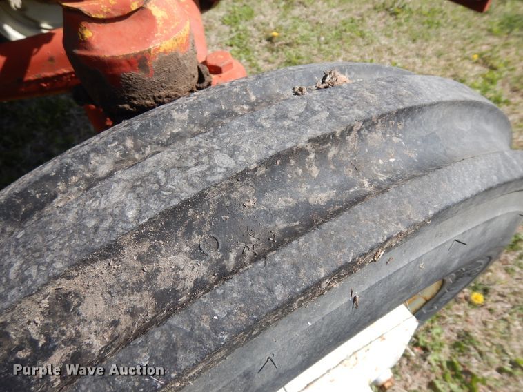 image for item IP9235 1959 International 340  tractor