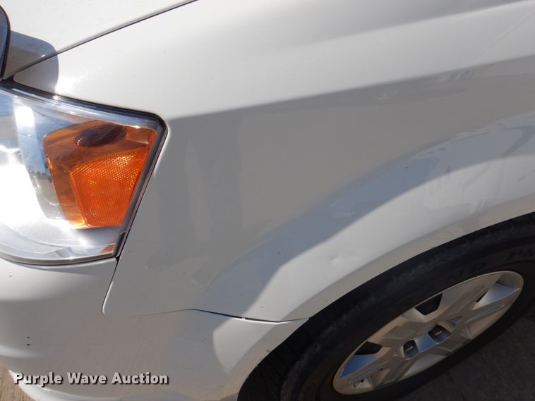 image for item IQ9265 2012 Dodge Grand Caravan  van