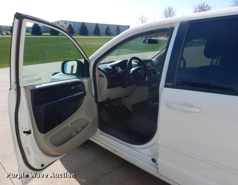 image for item IQ9265 2012 Dodge Grand Caravan  van