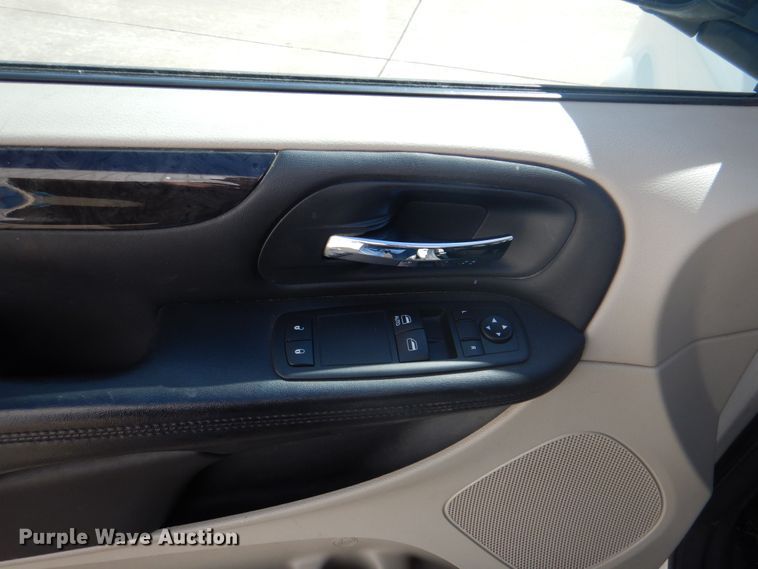 image for item IQ9265 2012 Dodge Grand Caravan  van