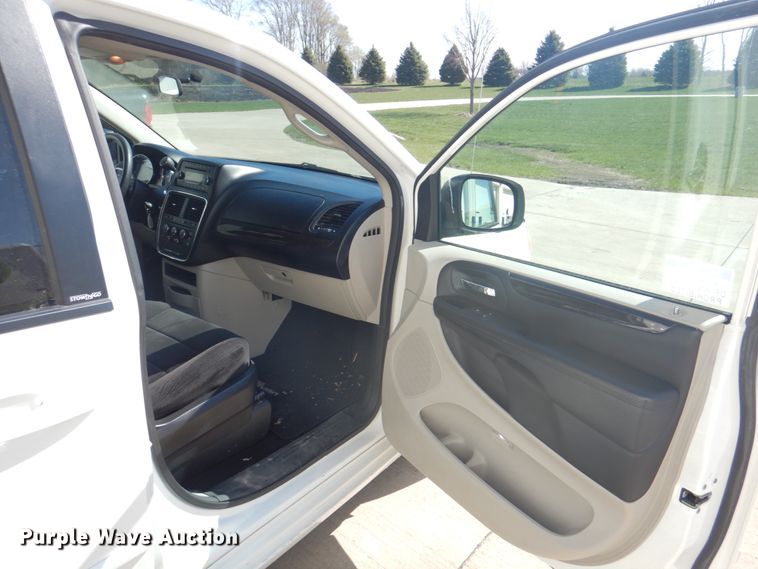 image for item IQ9265 2012 Dodge Grand Caravan  van