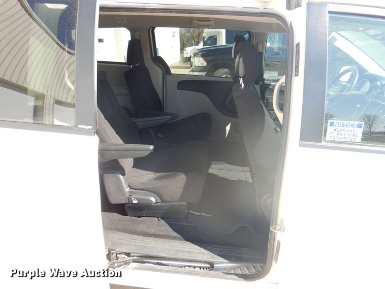 image for item IQ9265 2012 Dodge Grand Caravan  van