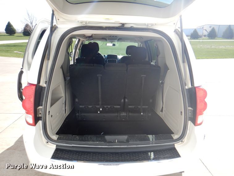 image for item IQ9265 2012 Dodge Grand Caravan  van