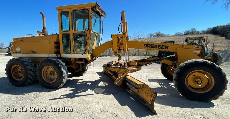image for item IR9755 Dresser 850  motor grader