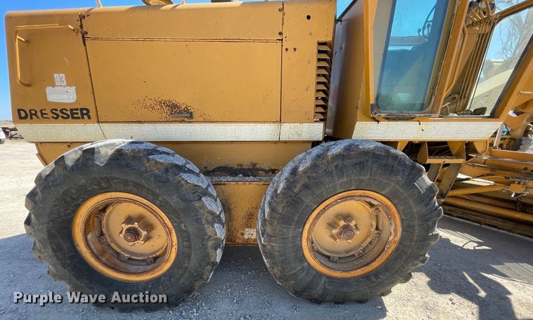 image for item IR9755 Dresser 850  motor grader