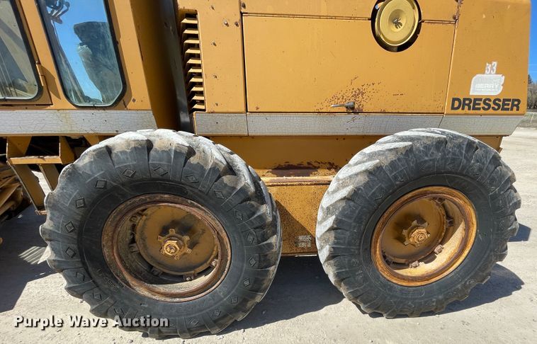 image for item IR9755 Dresser 850  motor grader