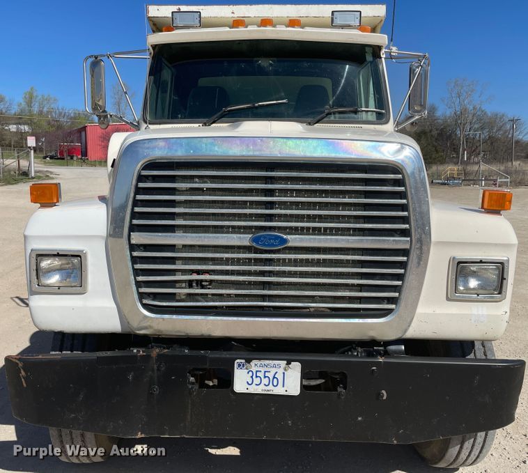 image for item IR9756 1996 Ford LT8000  dump truck