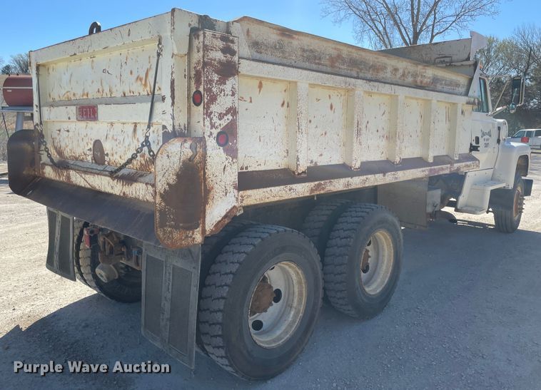 image for item IR9756 1996 Ford LT8000  dump truck