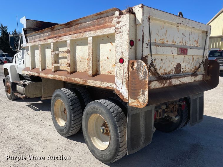 image for item IR9756 1996 Ford LT8000  dump truck