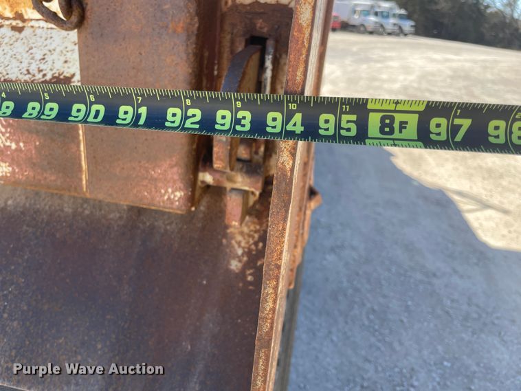 image for item IR9756 1996 Ford LT8000  dump truck