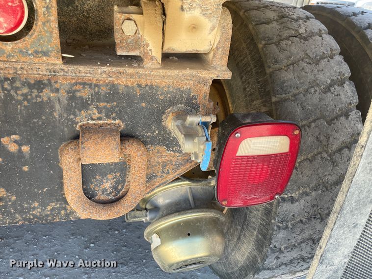 image for item IR9756 1996 Ford LT8000  dump truck