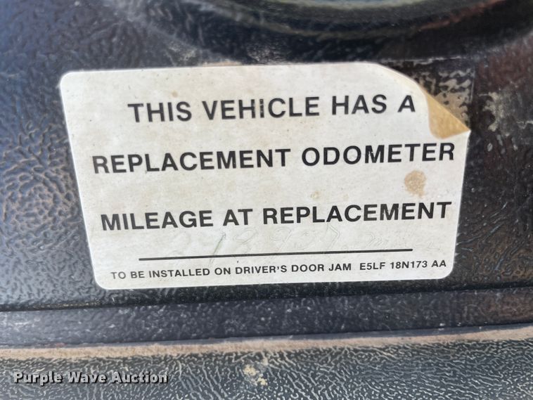 image for item IR9756 1996 Ford LT8000  dump truck