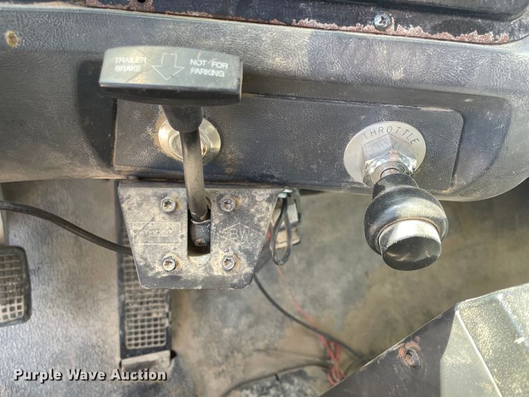 image for item IR9756 1996 Ford LT8000  dump truck