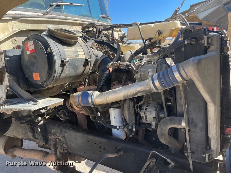 image for item IR9756 1996 Ford LT8000  dump truck