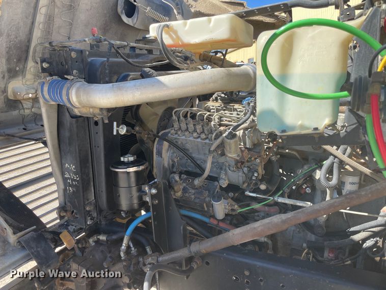 image for item IR9756 1996 Ford LT8000  dump truck