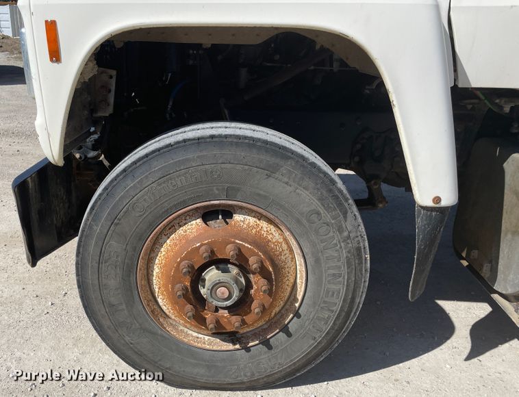 image for item IR9756 1996 Ford LT8000  dump truck