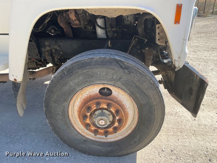 image for item IR9756 1996 Ford LT8000  dump truck