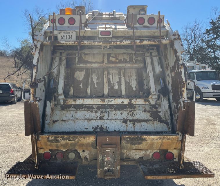 image for item IR9757 2007 Sterling Acterra  refuse truck