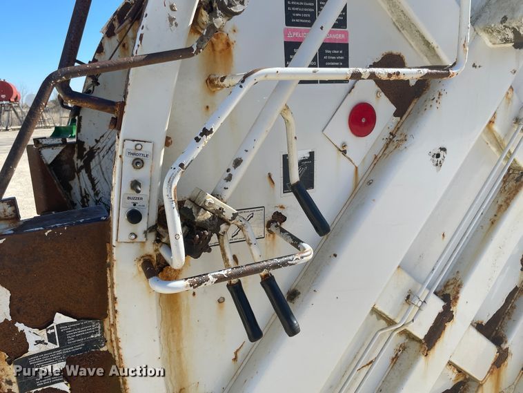 image for item IR9757 2007 Sterling Acterra  refuse truck