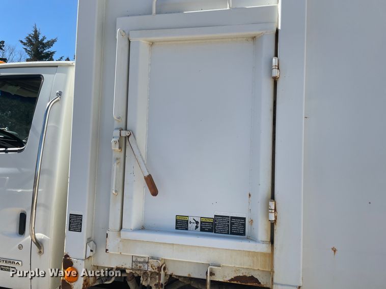 image for item IR9757 2007 Sterling Acterra  refuse truck