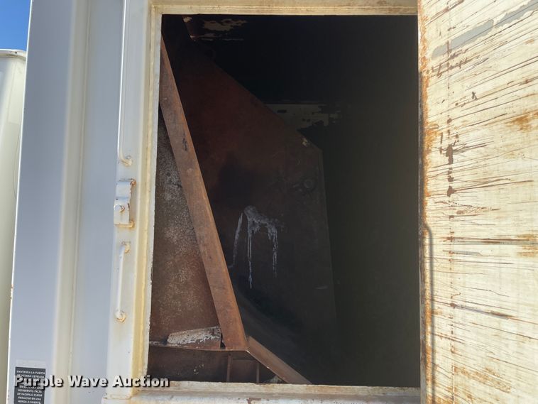 image for item IR9757 2007 Sterling Acterra  refuse truck