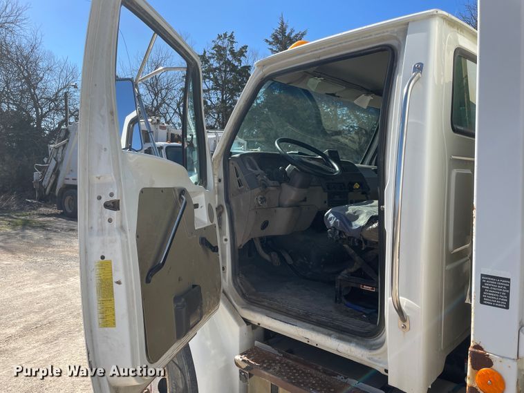 image for item IR9757 2007 Sterling Acterra  refuse truck