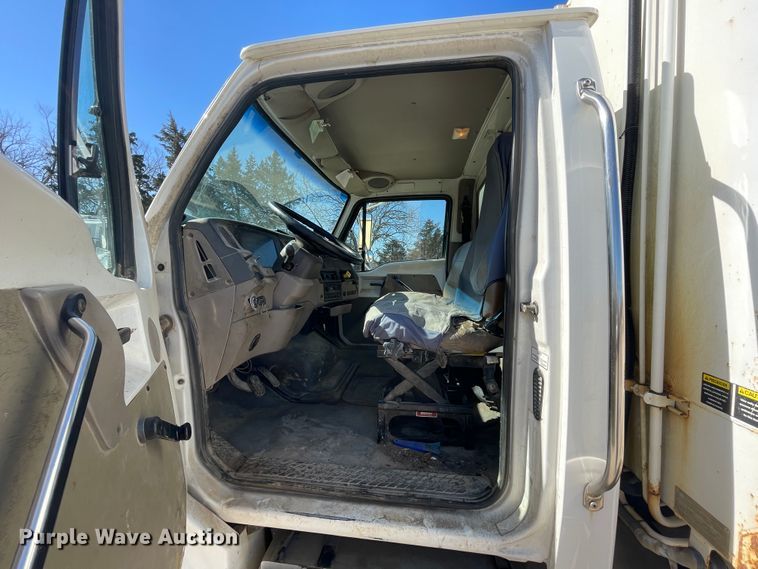 image for item IR9757 2007 Sterling Acterra  refuse truck