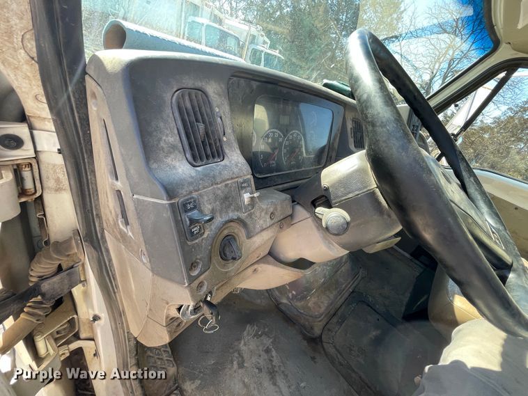 image for item IR9757 2007 Sterling Acterra  refuse truck