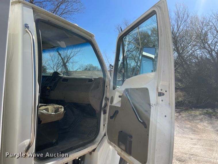 image for item IR9757 2007 Sterling Acterra  refuse truck