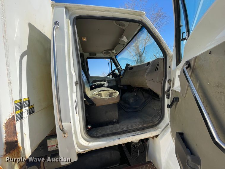 image for item IR9757 2007 Sterling Acterra  refuse truck