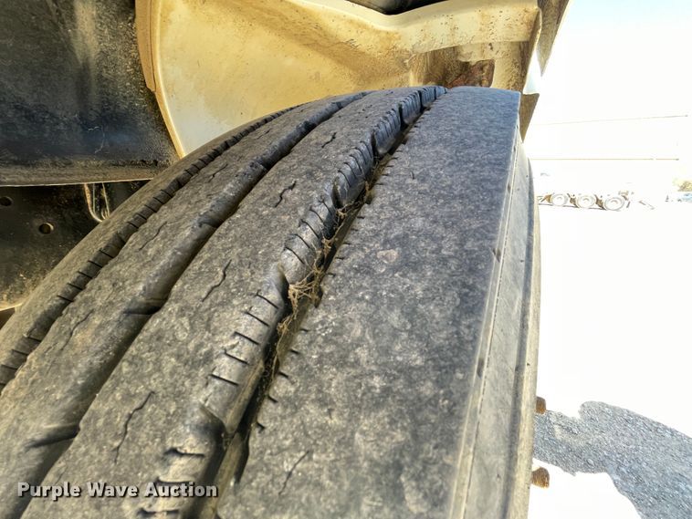 image for item IR9757 2007 Sterling Acterra  refuse truck