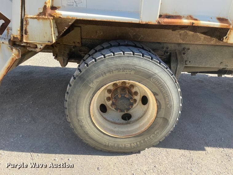 image for item IR9757 2007 Sterling Acterra  refuse truck