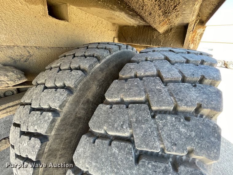 image for item IR9757 2007 Sterling Acterra  refuse truck