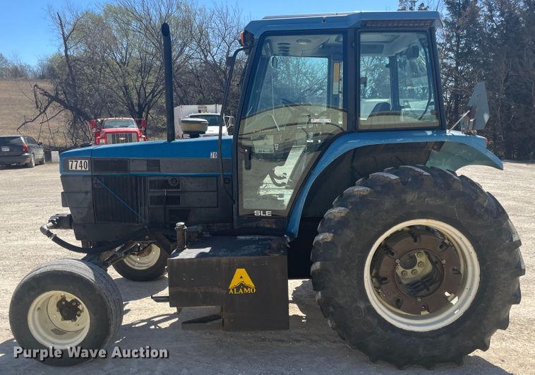 image for item IR9758 1997 New Holland 7740  tractor