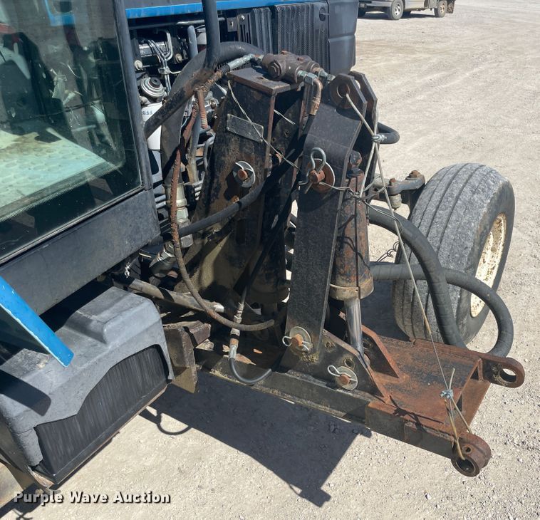 image for item IR9758 1997 New Holland 7740  tractor