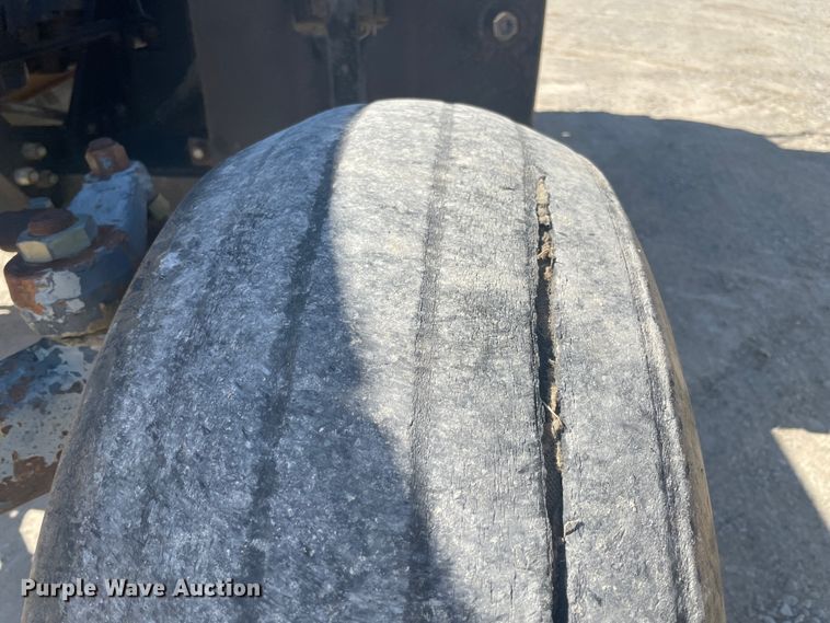 image for item IR9758 1997 New Holland 7740  tractor